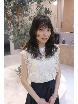 リュドール 名駅(Rue D'or) 10～20代/ロングパーマ/顔周りカット