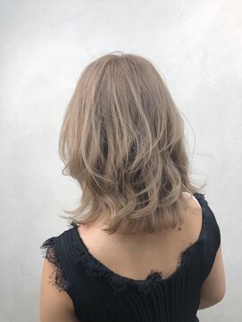 ジゼル(gisele) ミルクティーベージュ