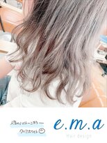 エマヘアデザイン(e.m.a Hair design) クリアホワイト