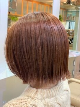 プラグ(Plug) ハイライトオレンジカラー外ハネボブ似合わせカット30代40代