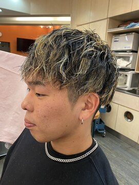 銀座マツナガ 神田店 20代好評◎一周ツーブロオシャレハイライトツイストパーマ