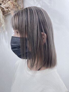 ダンクレスト(Daan Crest) 【シャドールーツ】×【ホワイトベージュ】