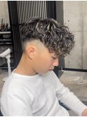 スペインカール　ツイストスパイラル刈り上げ眉カットパーマ