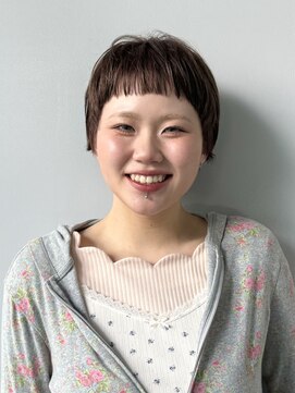 エン(YENN) フィット感のあるマッシュショートスタイル