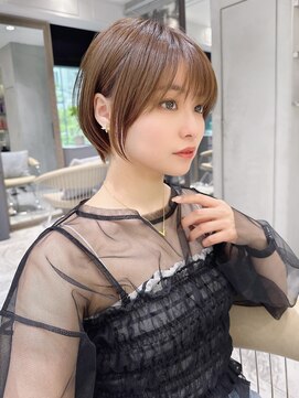 ロンド ジュルード 名古屋(Lond jeloud) 天使のはねバングで小顔効果なショートヘア