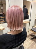 ブリーチ２回のパールピンクベージュ切りっぱなしボブ