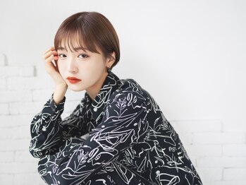 新宿 セイヴィアン ヘアーギャラリー(Savian Hair garelly)の写真/【西武新宿駅徒歩1分】大人女性がゆったり寛げる空間で、髪と頭皮のお悩みを解決し、美髪へと導きます。