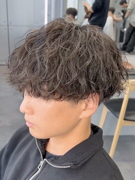 フィフス トウキョウ (fifth TOKYO) 緩めシャドウパーマメンズ縦落ちパーマ波巻きツイストスパイラル