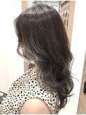 働く女性の媚びないレイヤーロング