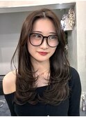 センター分けレイヤーオリーブベージュ赤み消しからー