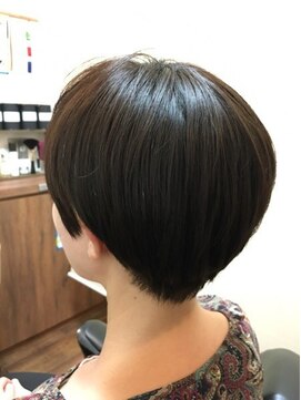 ヘアーボックス メリー(Hair box Merry) ツヤツヤ大人ショート