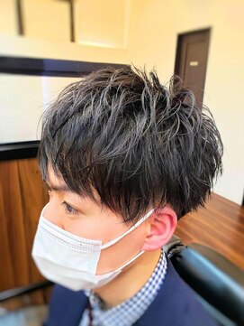 カルム 西日暮里(Calme) ナチュラルマッシュ/コンマヘア/センターパート/スキンフェード