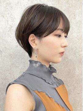 エリマ 調布(elima) 大人ショートボブ カーキグレージュ 前髪あり イルミナカラー