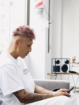 シンディ(Shindy)&nbsp;フェード×ピンクヘア×ツイストパーマ