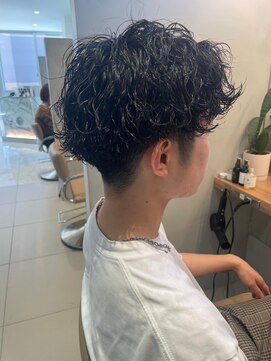 ガリカ 博多(Gallica) 【石河安奈】束感ばっちりツイストスパイラルパーマ/黒髪短髪