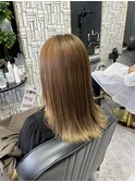 小顔大人可愛い外ハネシルキーベージュミディ20代30代40代
