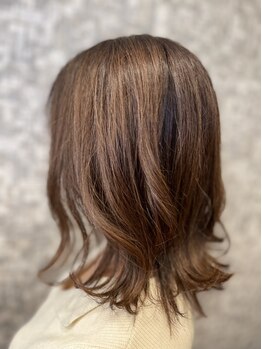 ヘアーズギャラリードアーズ(HAIR'S GALLERY DOORS)の写真/長年の経験を生かし、あなたのお悩みに合わせたヘアケアで、大人女性の魅力を引き出すスタイルを実現♪