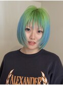 ビビッドグリーンとブルーのルーツカラー（ブリーチ２回～）