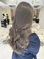 ミズチャーム(Ms.CHARM)&nbsp;グレージュ/韓国ヘア/レイヤー/ブリーチなし