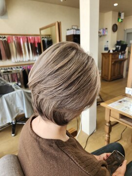 ミラシィ 成田(Mirashy) ハイライトカラーミルクティーベージュレイヤーカット