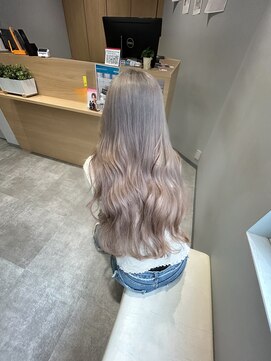 アヴァンス 京橋店(AVANCE) 透明感のあるハイトーングレージュ