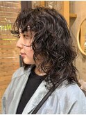 海外風ウルフパーマミディアムパーマくるくるパーマ