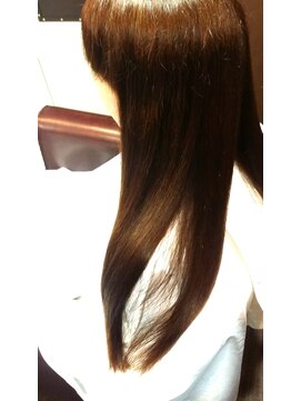 ファミール(Famill) 傷みすぎた髪をもう一度再生させたい方へ。修復エステ(キュア)