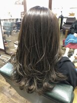 オロ(ORO)&nbsp;【ORO】オリーブベージュ×セミロングレイヤー　浅見