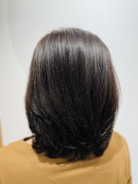 シェーナ(Scena) 手ぐしで簡単セミロング