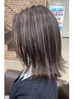 ティアラ バイ アーティック Tiara by artic&nbsp;【極細ハイライト】毛流れを美しく魅せるナチュラルハイライト