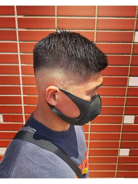 コワファースト 大分(COIFF1RST) フェードベリーショート