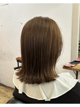 カウチ(Kauti) 外はねミディアムスタイル