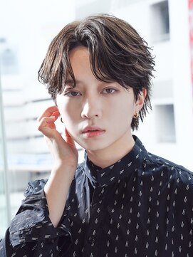 アルファ 新宿(alpha) フェザーパーマ/ブルーブラック/刈り上げセンターパート[新宿]