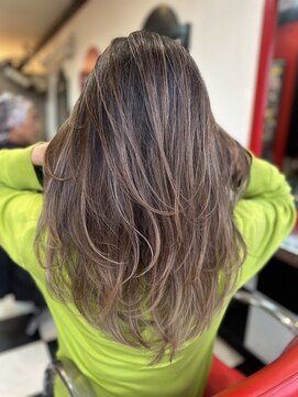 ロック フィールド レイヤーカットハイライト　白髪暈し