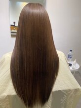  “髪の内部補修”を重視した多層ケア構造。“ケアプロセス重視”の本格トリートメントを体験◎