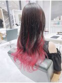 インナーカラーにビビッドカラーでレッドカラー赤髪