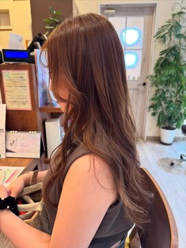 ティエル(tielu.) ベージュカラー