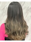 ロングヘア×ハイトーングラデーション