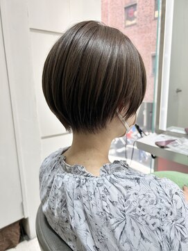 ユーフォリア エヌ 池袋サンシャイン通り店(Euphoria +n) 大人可愛い 20代30代40代 広がらない丸みショート 小顔ショート