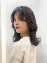 ロンドプランタン 恵比寿(Lond Printemps) 小顔ヘアのおくれ毛ヘアミディアムで可愛いくびれカーキベージュ