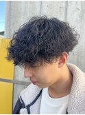 メンズメディアムマッシュ波巻きスパイラルパーマ強めスタイル