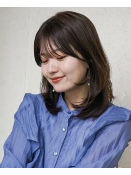 ウル(ulu) ミディアムレイヤー　内巻き　ワンカール