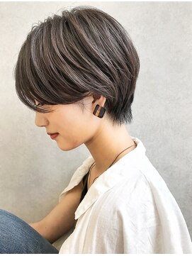 ショート 大人 かっこいい大人のショートヘアスタイル11選！顔型別・年代別も