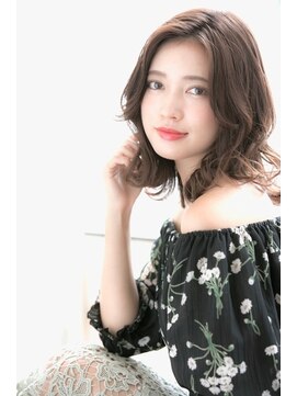 リノナ(Linona) 大人かわいいゆるウエーブ☆アッシュグレージュ【Linona】