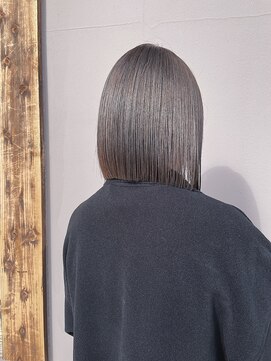 シャルムジャパン(shallm JAPAN) 切りっぱなしbob/くすみベージュ