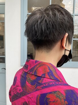 アンジョ(Anjo) マッシュショートベースのcoolな束感ヘア