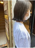 【三ツ井純】20代30代アッシュグレージュ外ハネ切りっぱなしボブ