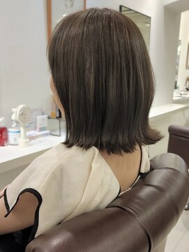 インビテーション(invitation) オリーブグレージュ