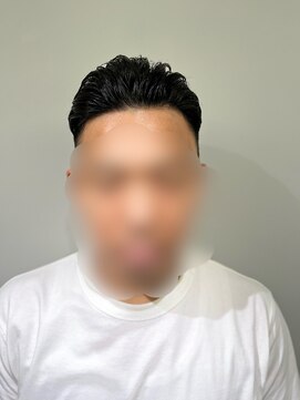 リバティシェアバーバー 銀座2nd(LIBERTY SHARE BARBER) ワイルドさ際立つツーブロオールバック