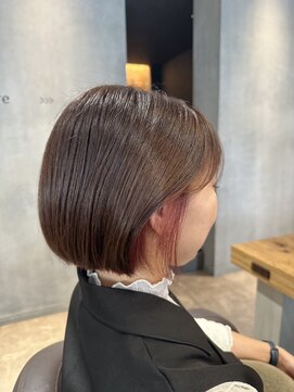 ゼル 大和八木(ZELE) ショートボブ・インナーカラー